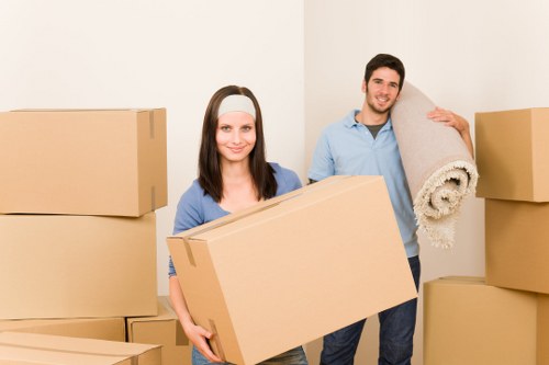 Professional Coulsdon man with van team preparing for a secure move